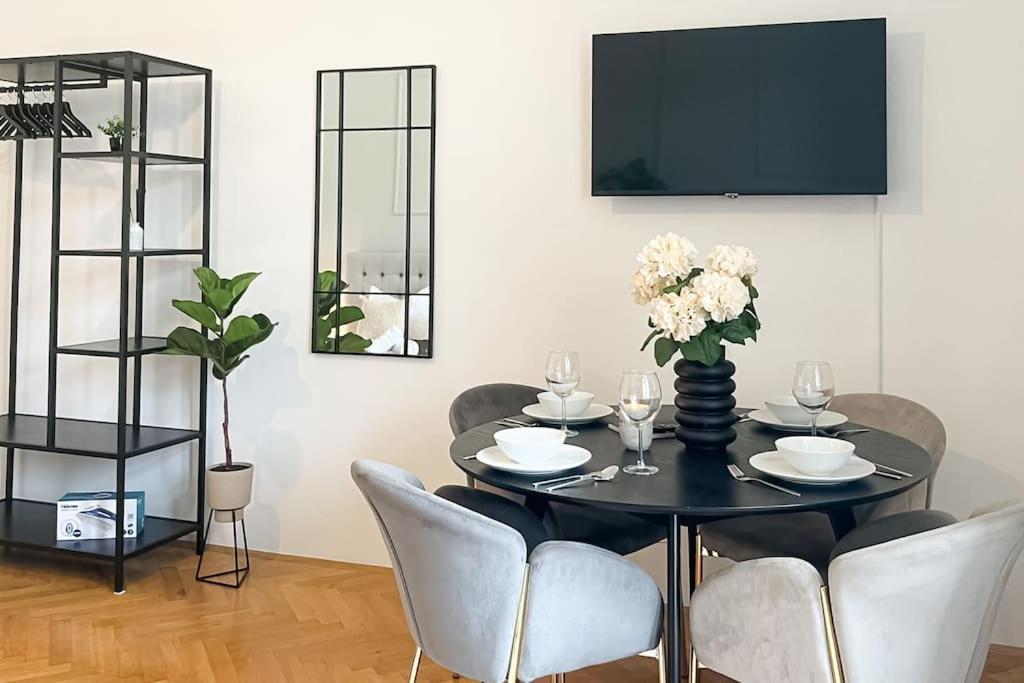 Cozy & Central 2 Bedroom Apartment Viyana Dış mekan fotoğraf